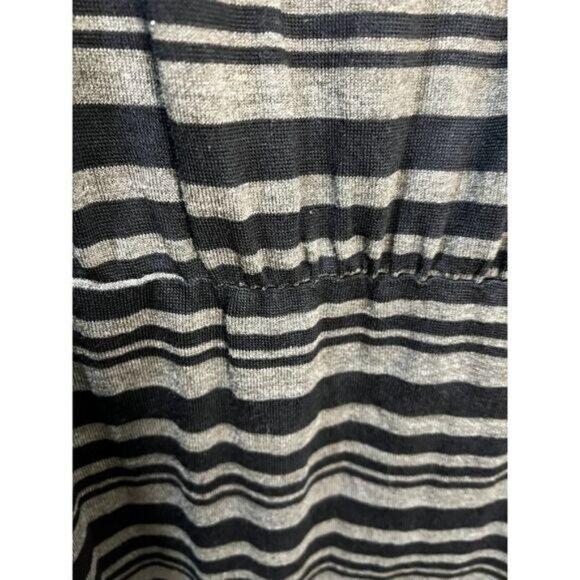 B. Darlin Women's Scoop Neck Drop Shoulder Tunic Top Large - Picture 4 of 5